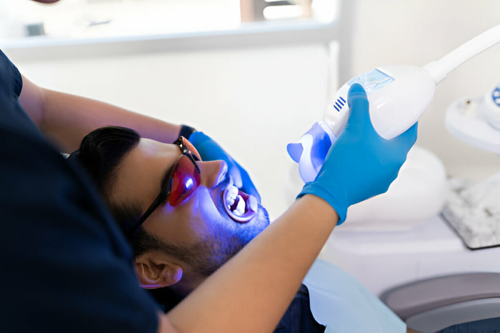 Top Reasons To Trust A Teeth-Whitening Dentist With Your Smile_1